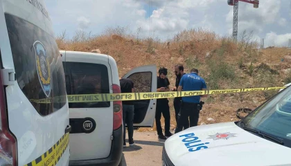 Antalyada bir kişi araç içince ölü bulundu, yakınları sinir krizi geçirdi