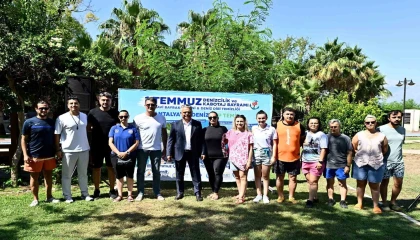 Antalyada dip temizliğinde çok sayıda plastik ve teneke ambalaj atığı çıkarıldı