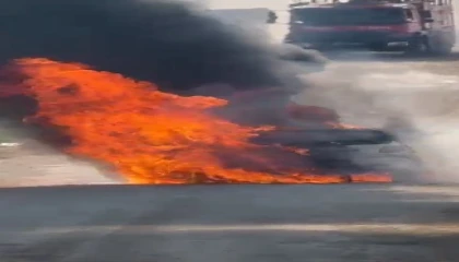 Antalyada seyir halindeki otomobil alev topuna döndü