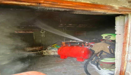 Dörtyolda metruk bina yangını