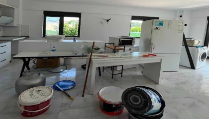 Evi yanan vatandaşa Kemer Belediyesinden destek