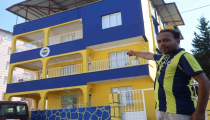 Fanatik ailenin sarı laciverte boyatıp, amblem koydurduğu ‘Fenerbahçeli ev simge haline geldi