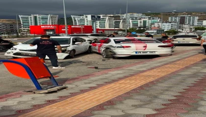 Gelin arabası otomobille çarpıştı: 1 yaralı