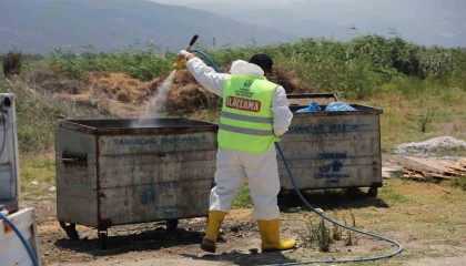 Hatay Büyükşehir Belediyesi il genelinde ilaçlama çalışmalarına aralıksız devam ediyor