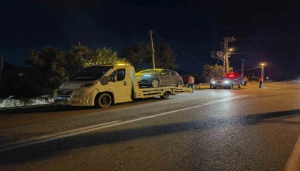 Ispartada motosiklet ile otomobil çarpıştı: 1 yaralı