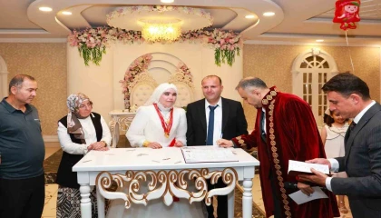 Kahramanmaraşta sevgi engel tanımadı: Görme engelli iki öğretmen dünyaevine girdi
