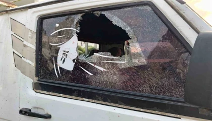 Kendisinden ucuza karpuz satan rakiplerine kızarak 3 pazarcının aracının camını kırdı