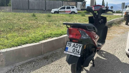 Kontrolden çıkan motosiklet devrildi, sürücü yaralandı