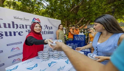 Mersinde 13 ilçede eş zamanlı aşure dağıtımı