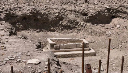 Mersinde sağlık ocağı inşaatı çevre düzenlemesinde lahit çıktı