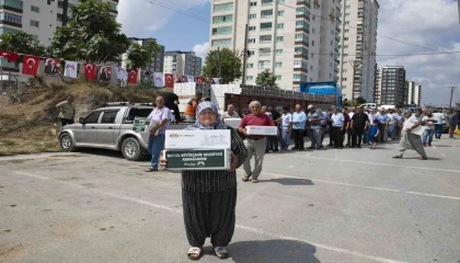 Mersinde üreticiye feromon tuzak ve makine ekipmanı desteği