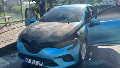 Seyir halindeki otomobil alev aldı, ilk müdahale orman işletme personelinden geldi