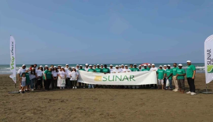 Sunar Yatırımdan Adana Karataş Sahilinde Plastiksiz Temmuz kapsamında gönüllü çevre temizliği