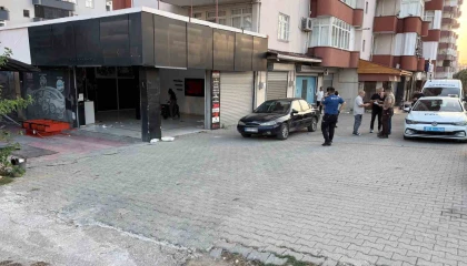 Adanada alacak verecek kavgası kanlı bitti: Baba ve oğlu öldü, anne yaralı