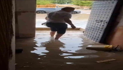 Adanada şiddetli sağanak