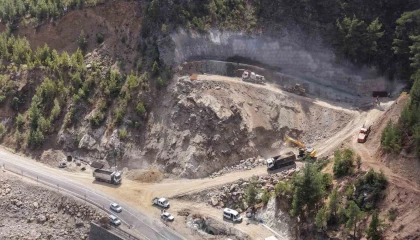 Adanadaki ‘Heyelan Islahı ve Tünel Projesinde ilk kazma vuruldu