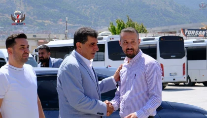AK PARTİLİLERDEN OTOBÜSÇÜ ESNAFINA ZİYARET