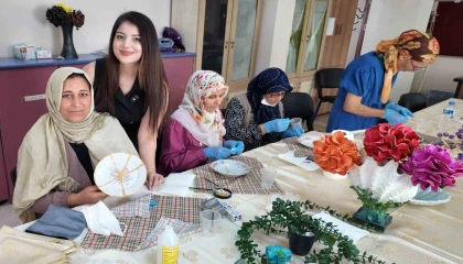 Akdenizde kadınlar Kintsugi sanatıyla kırılan parçaları yeniden birleştirdi