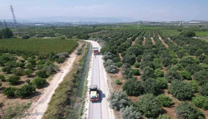 Akdenizde tarım yolları soğuk asfaltla yenileniyor