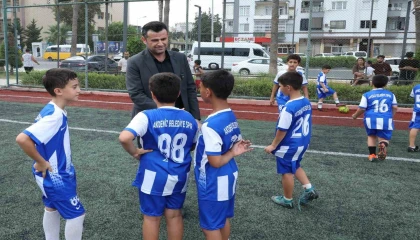 Akdenizli yüzlerce çocuk sporla geleceğe hazırlanıyor