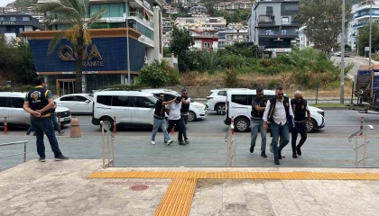 Alanyada 400 bin liralık döviz bürosu soygununda 3 şüpheli tutuklandı