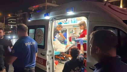 Alanyada çatıya çıkan adamı polis ikna etti