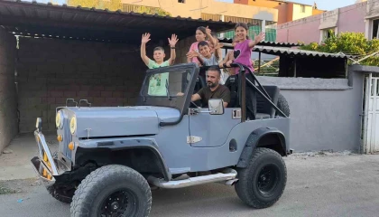Altıncı evladım oldu dediği 74 yıllık cipini, 1 buçuk yıllık çalışmayla restore etti