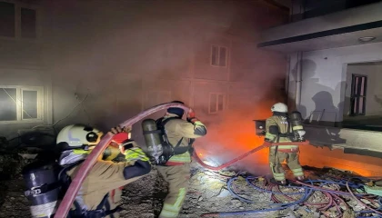 Antakyada çöplük alan alevlere teslim oldu