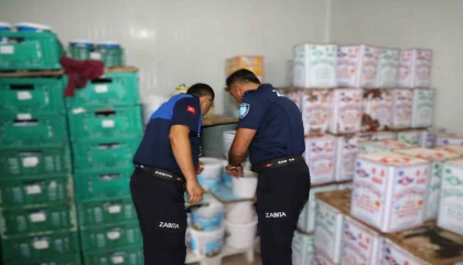 Antalyada 15 ton tarihi geçmiş süt ürününe el konuldu