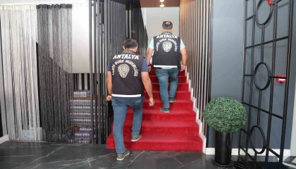 Antalyada günübirlik konaklama ve araç kiralama firmaları denetlendi