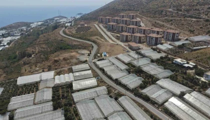 Aydıncıkta bozulan yol yenilendi, ulaşım rahatladı