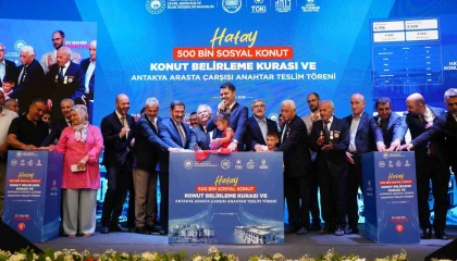 Bakan Kurumun katılımıyla Hatayda 8 bin 500 hak sahibinin konutu belirlendi