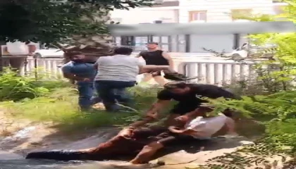 Boğulmak üzere olan çocuğu vatandaşlar son anda kurtardı
