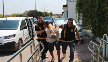 Boşandığı eşini bıçaklayan şüpheli adliyeye sevk edildi