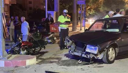 Burdurda otomobil ile motosiklet çarpıştı: 1 yaralı