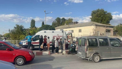 Burdurda otomobil ile motosiklet çarpıştı: 1 yaralı