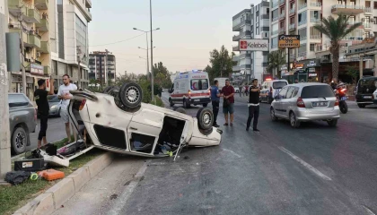 Çekicinin çarptığı otomobil ters döndü: Anne ve kızı yaralandı