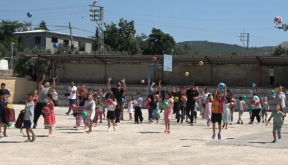 Çocukların mutluluğu için kilometreleri aştılar