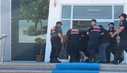 Dolandırıcılar 1 milyon liralık altınla kaçtı, jandarma 48 saat geçmeden yakaladı