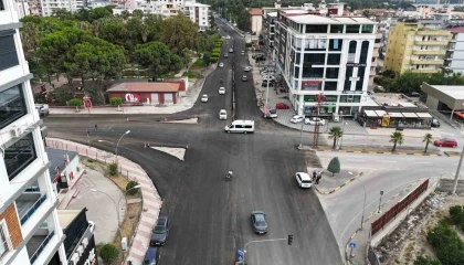 Dörtyolda asfalt seferberliği hız kesmeden sürüyor