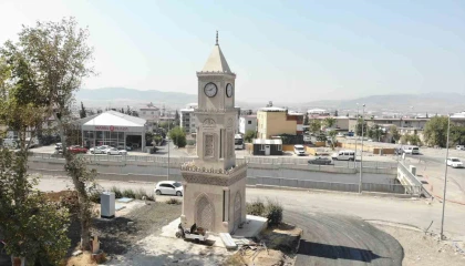 Dulkadiroğlunun simgesi saat kulesi çalışmıyor