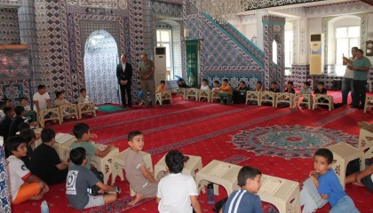 Erzinde çocuklar yaz aylarını kuran kursunda eğitim alarak geçiriyorlar