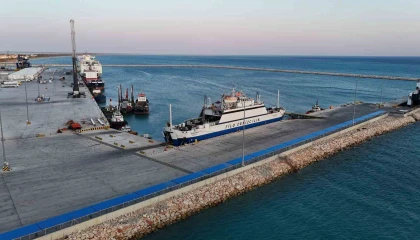 Filo Denizcilike ait ‘Beşparmak feribotu Taşucu Limanında bekliyor
