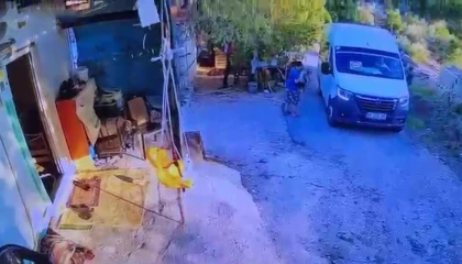 Geri manevra yaptığı araçla 1,5 yaşındaki oğlunun ölümüne sebep oldu