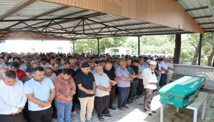 Göçükte hayatını kaybeden işçi Bekir Çelik, Kozanda toprağa verildi