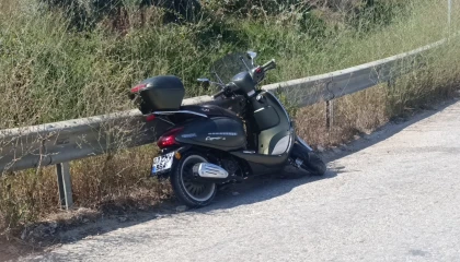 Hafif ticari araç ile motosikletin çarpıştığı kazada 1 kişi yaralandı