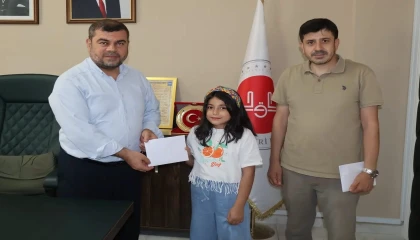 Hatayda Yaz Kuran Kursu Hikâyem yarışmasında dereceye giren öğrenciler ödüllendirildi