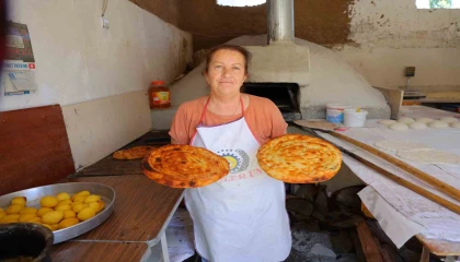 Kahramanmaraş Çardakta 160 yıllık ekmek geleneği