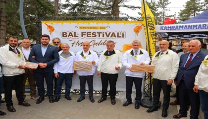 Kahramanmaraşta ilk kez bal festivali: 1 kilogram bal yiyen yarışmacı birinci oldu