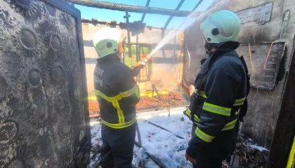 Kırıkhanda yanan ev kullanılmaz hale geldi